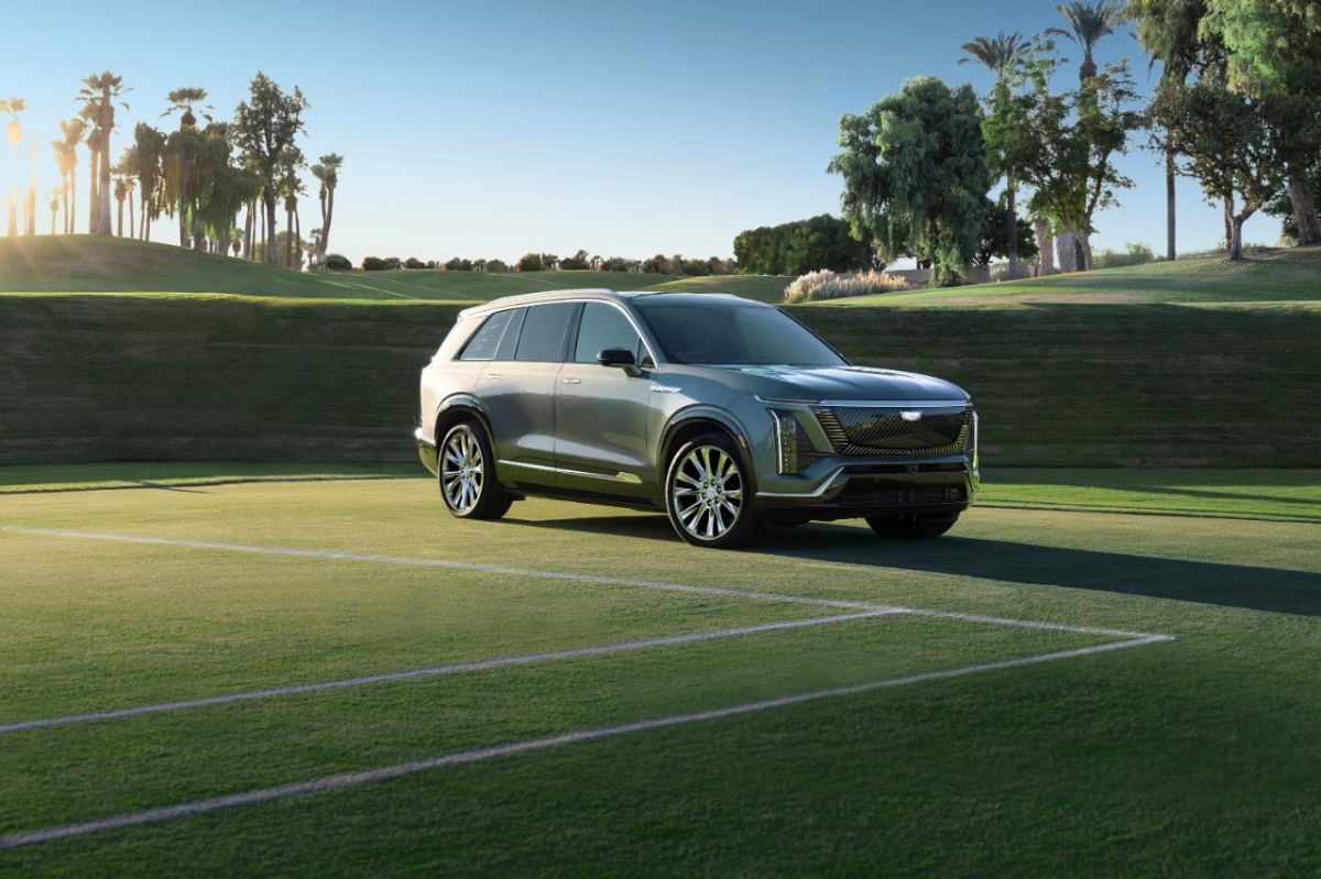Official Cadillac image of the all-electric Vistiq three-row SUV.
