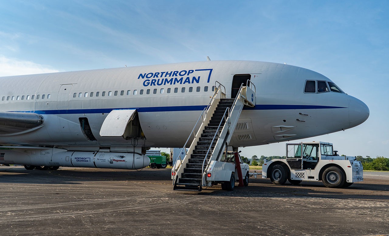 Northrop Grumman Stargazer aircraft carrying the Pegasus XL rocket for NASA's Swift boost mission.